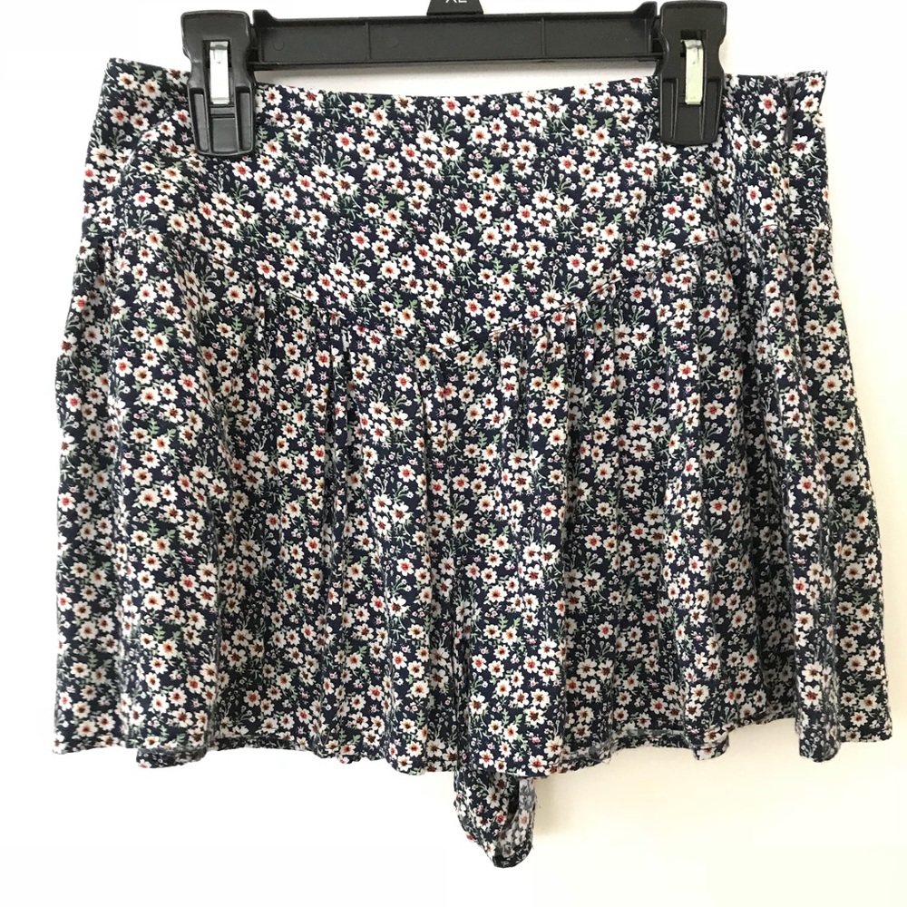 F21 high waist floral shorts